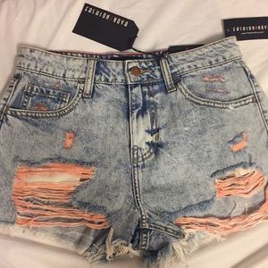 Fashion nova shorts size small